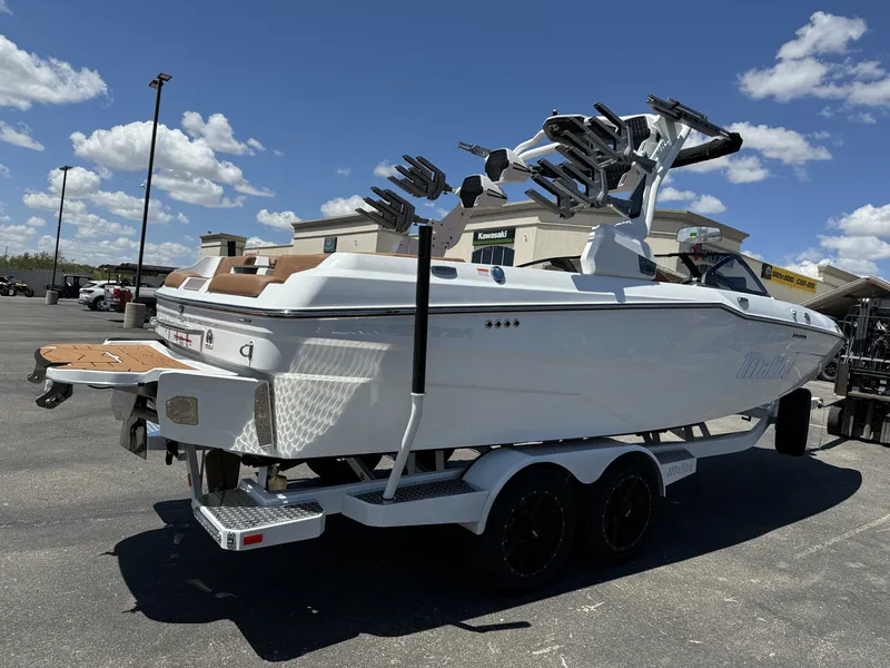 2025 Malibu 23 MXZ