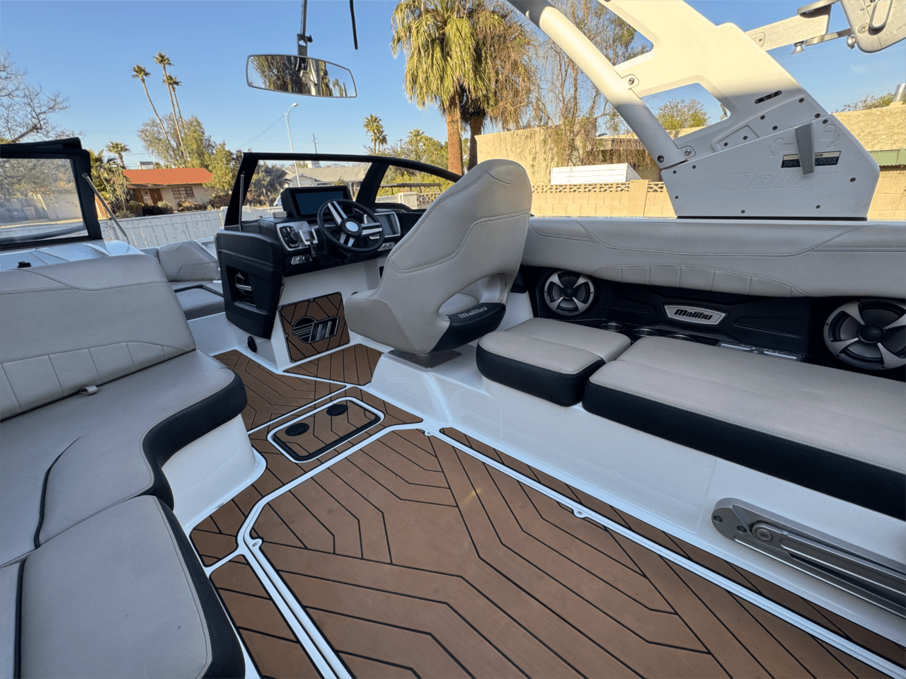 2018 Malibu Wakesetter 23 LSV – Premium Wake Surf and Family Boat