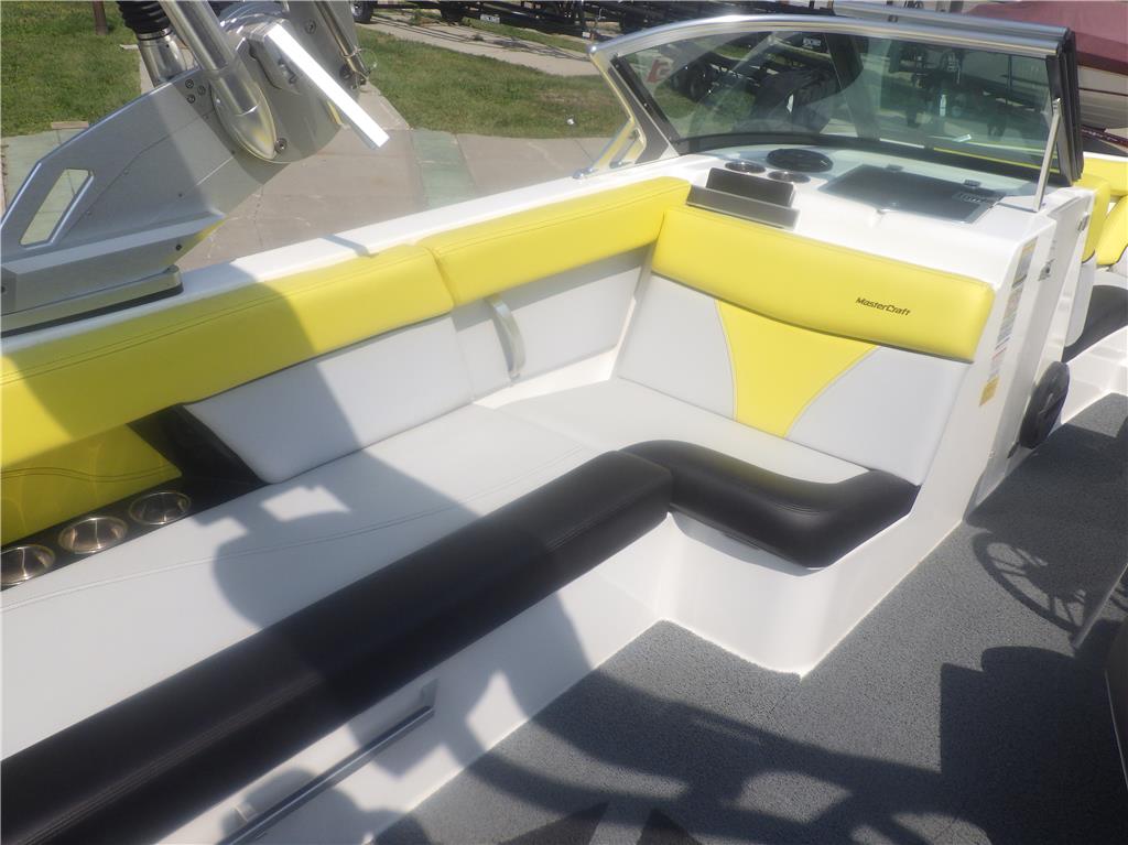 2019 MasterCraft XT23