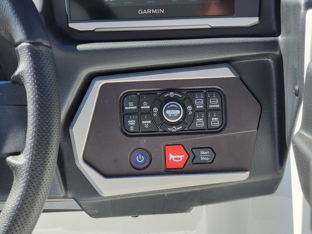 2025 Axis Wake Research T220 Icon