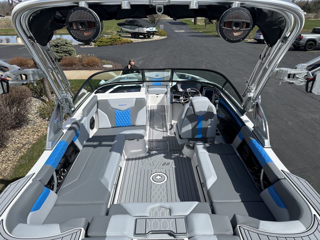 2024 MasterCraft XT22