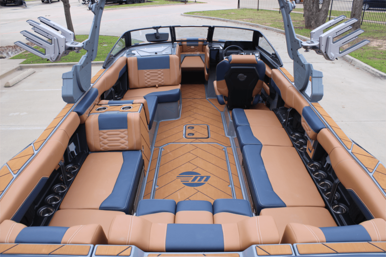 2025 Malibu 26 LSV