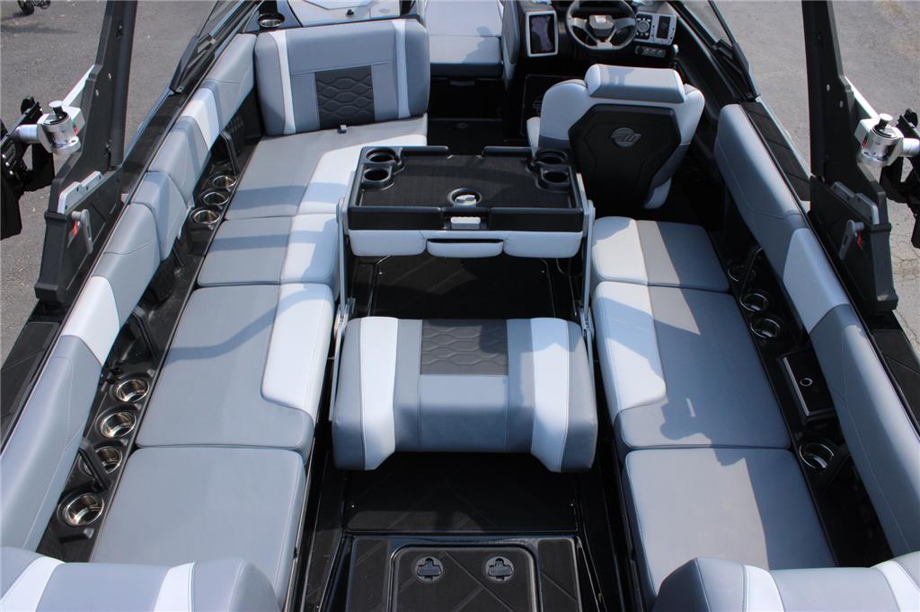 2024 Malibu 23 LSV