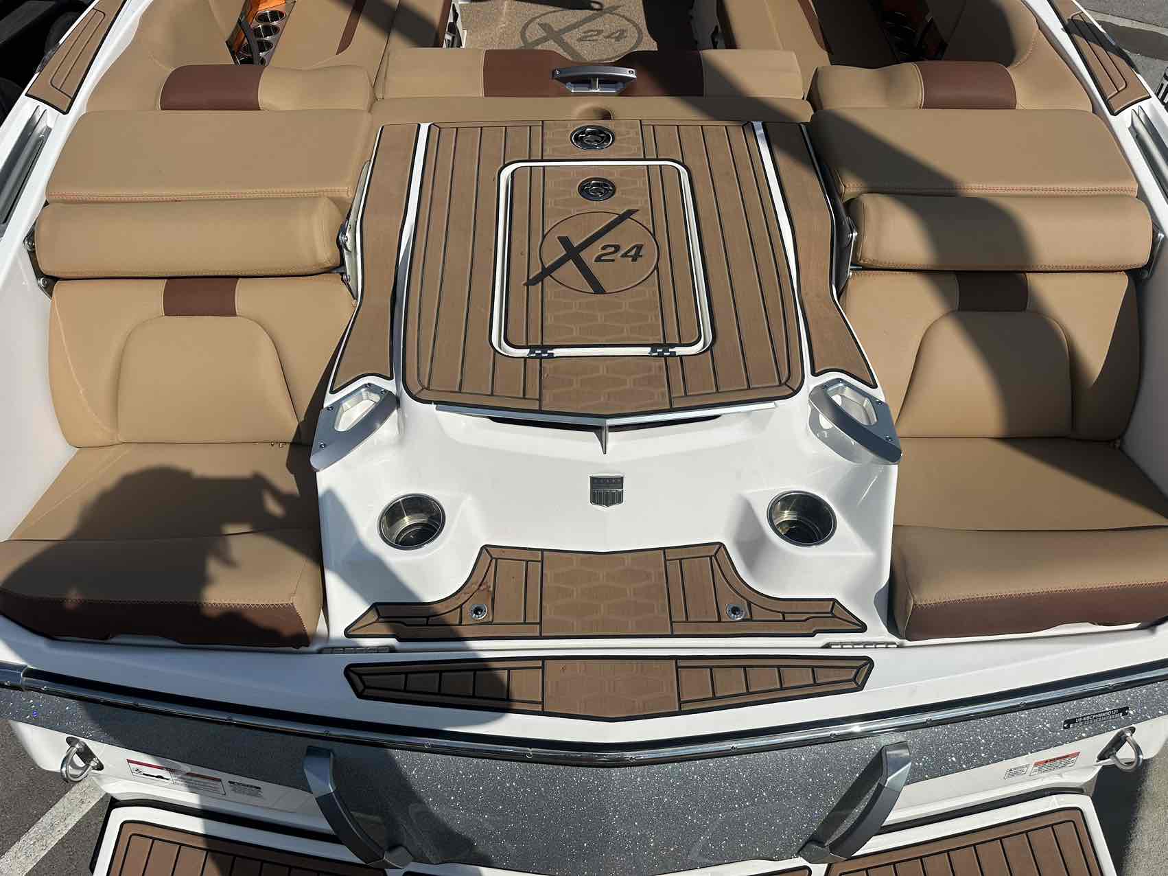 2021 Mastercraft X24