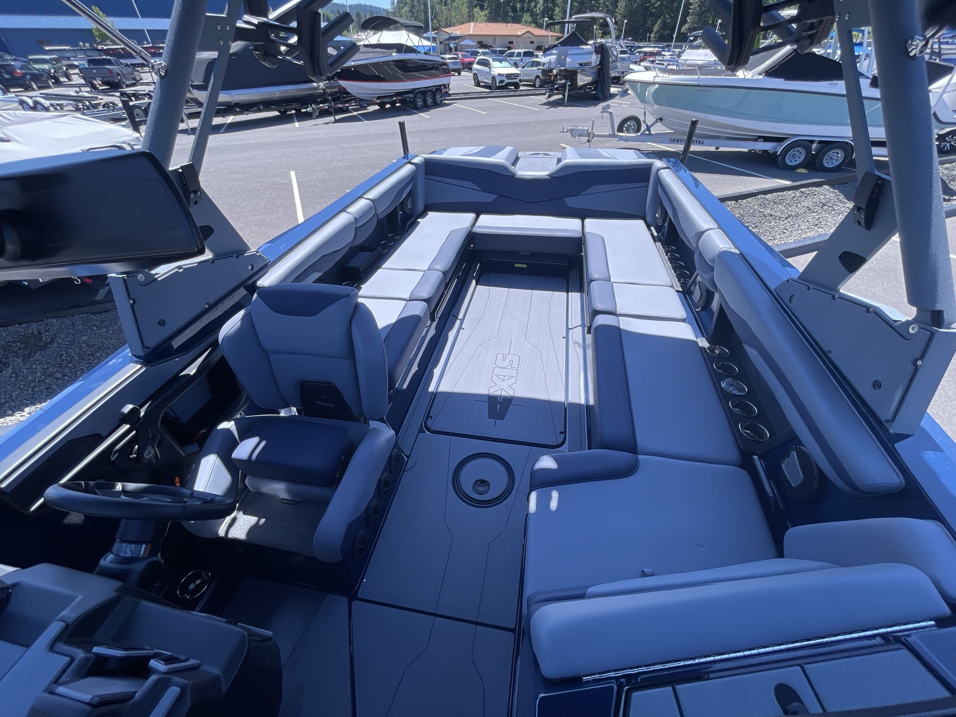 2024 Axis T250
