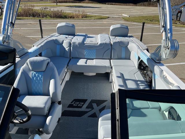 2024 MasterCraft XT22T