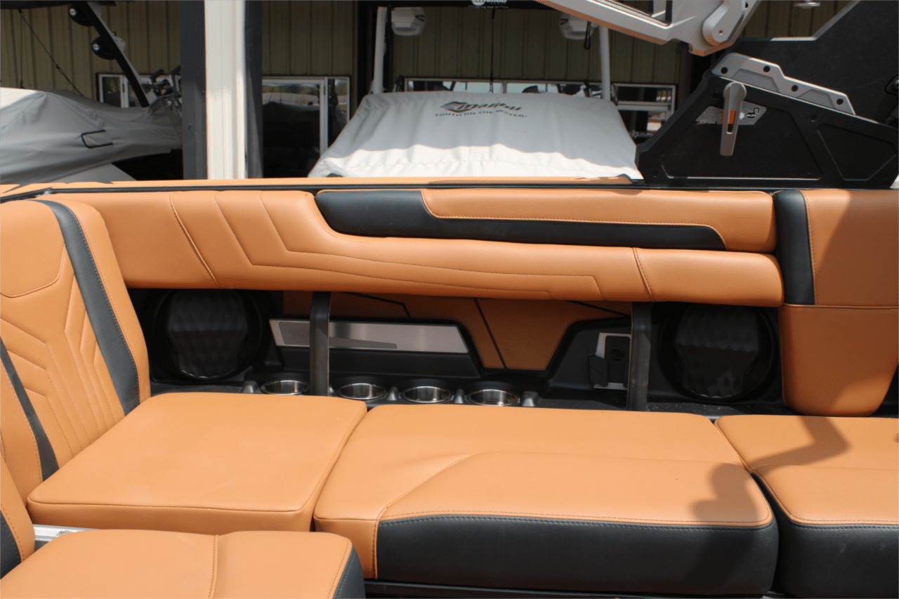 2025 Malibu 25 LSV