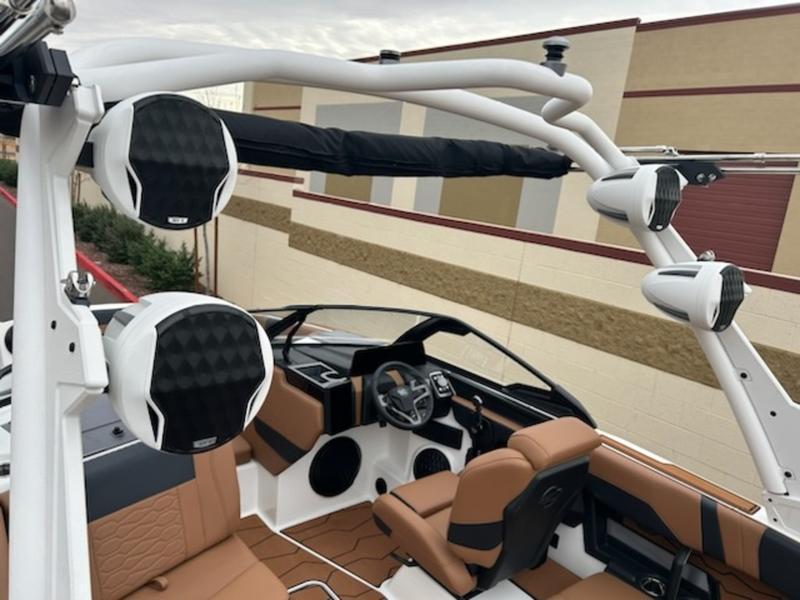 2025 Malibu 22 MXZ