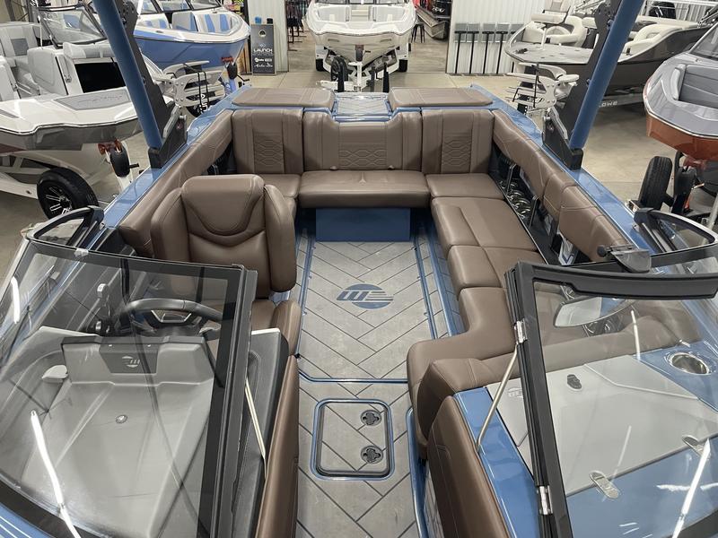2024 Malibu 23 LSV