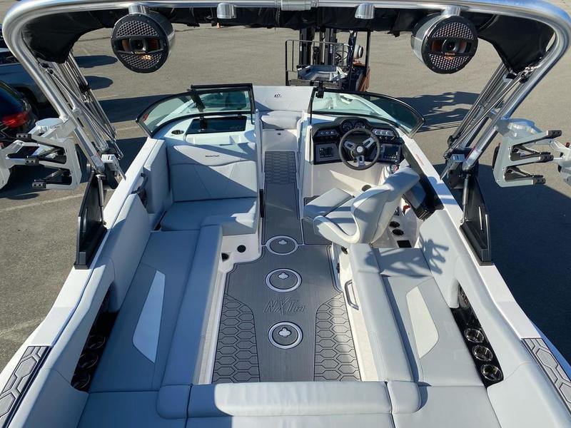 NEW 2023 MasterCraft NXT22