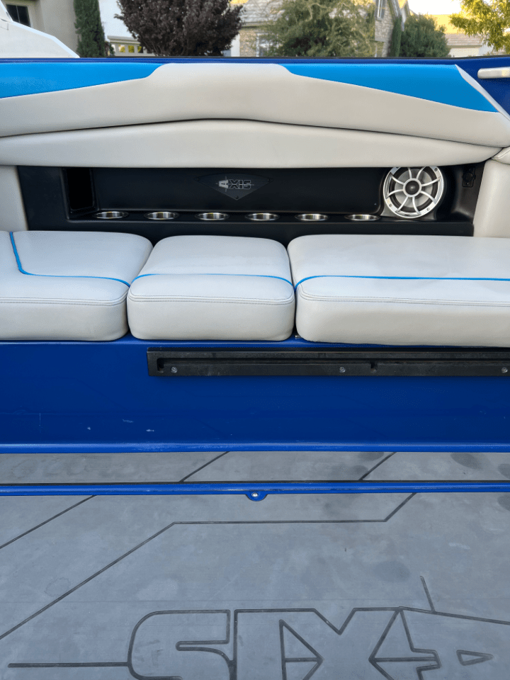 Axis Boats A24 V-Drive 24 2018