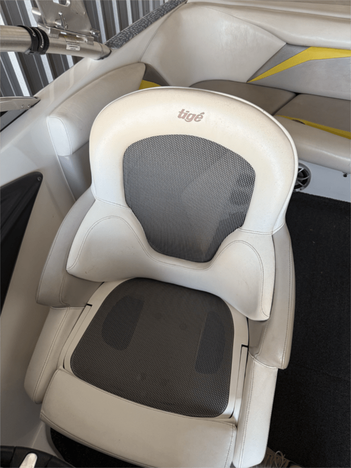 2008 Tige Z1 – Amazing clean boat