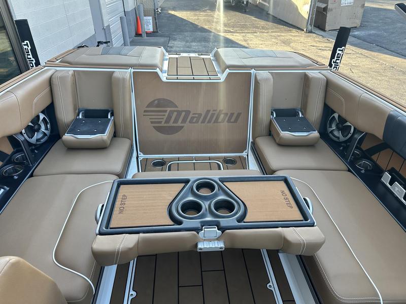 2021 Malibu 24 MXZ