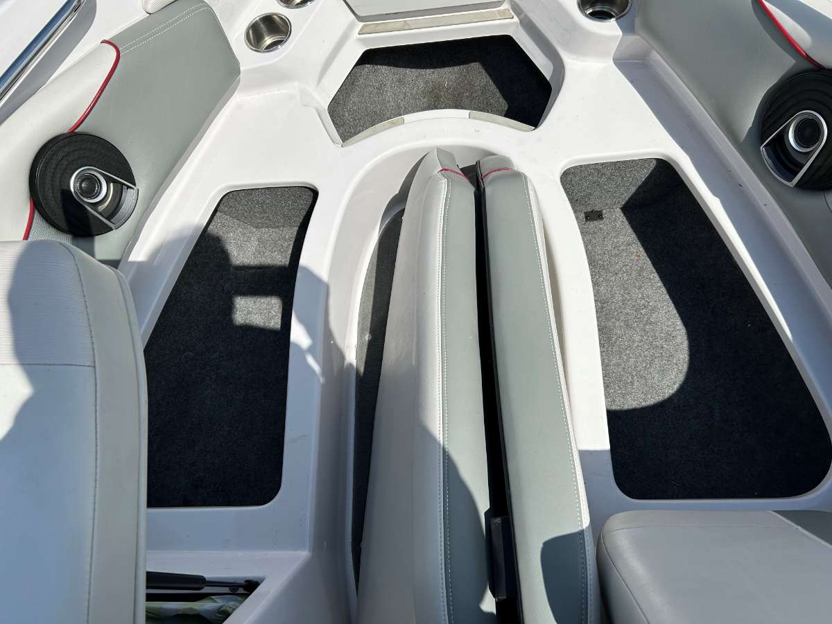 2011 Sport Nautique 226