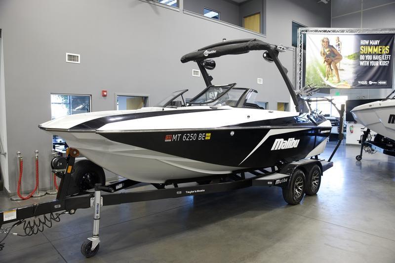 2021 Malibu 21 MLX