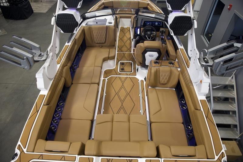 2025 Malibu M242