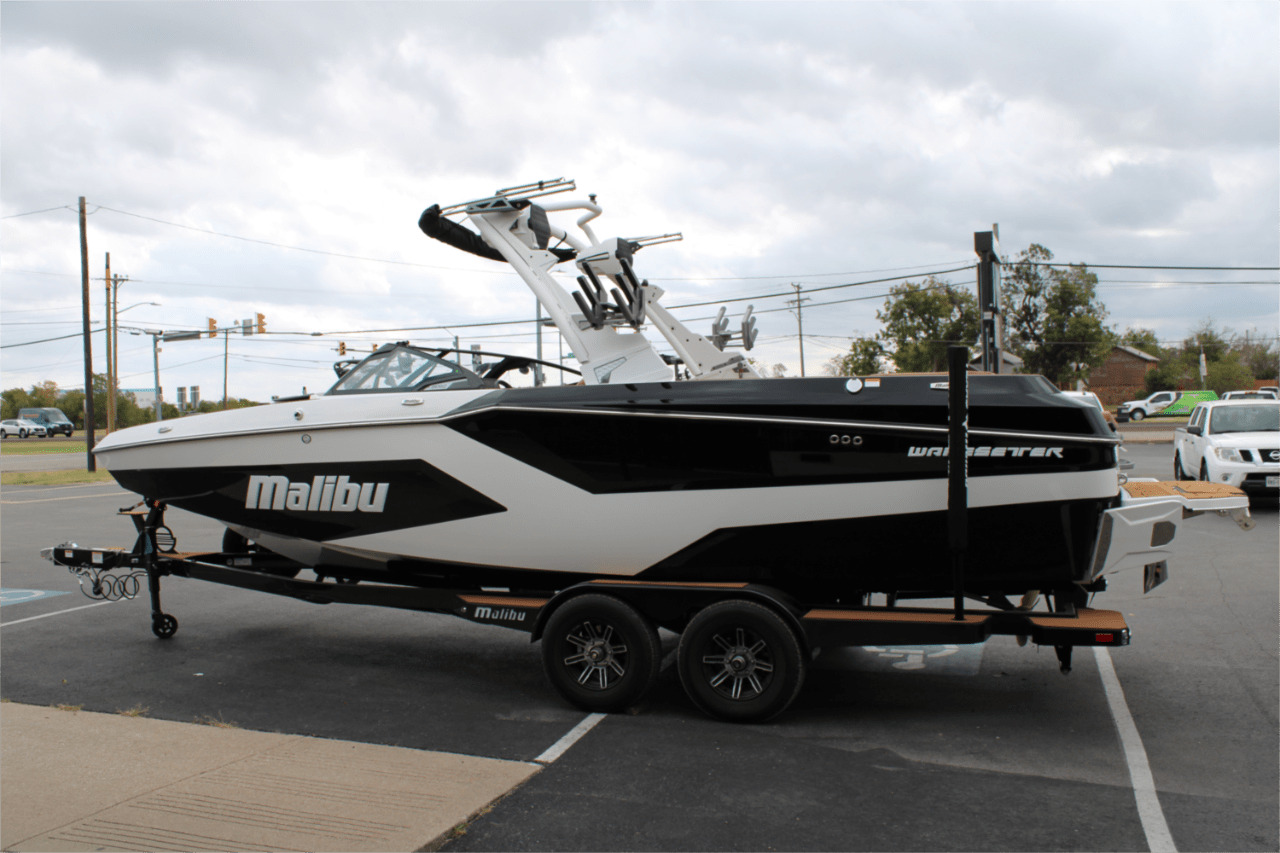 2025 Malibu 24 MXZ
