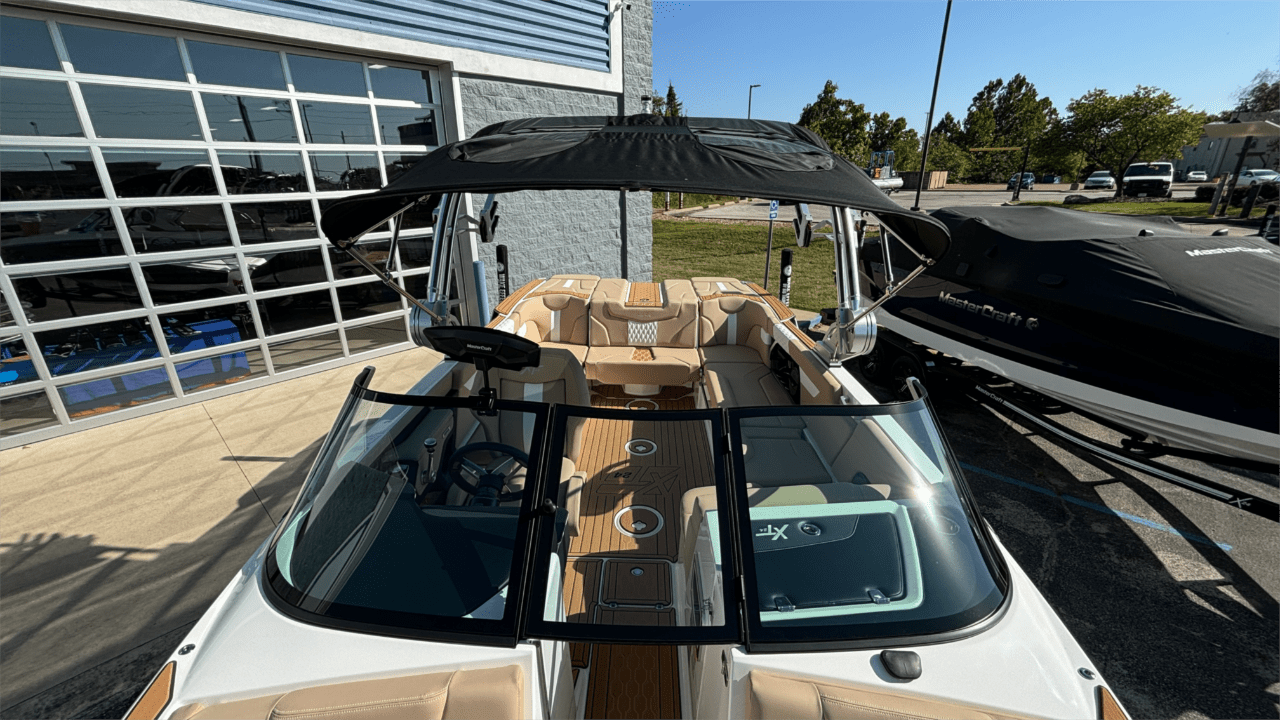 2025 MasterCraft XT24