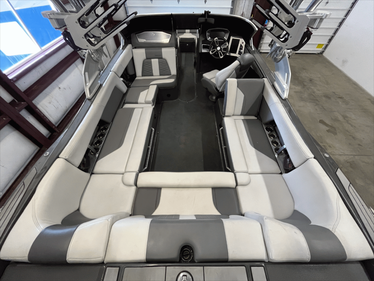 2019 MasterCraft X24