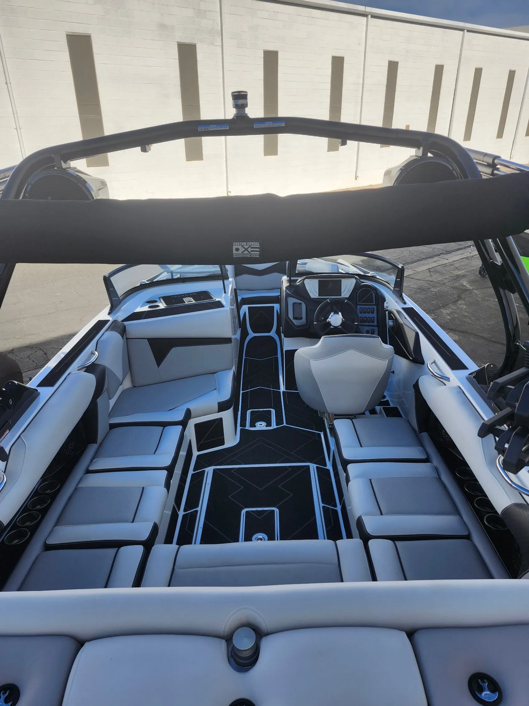 2025 Supreme S220