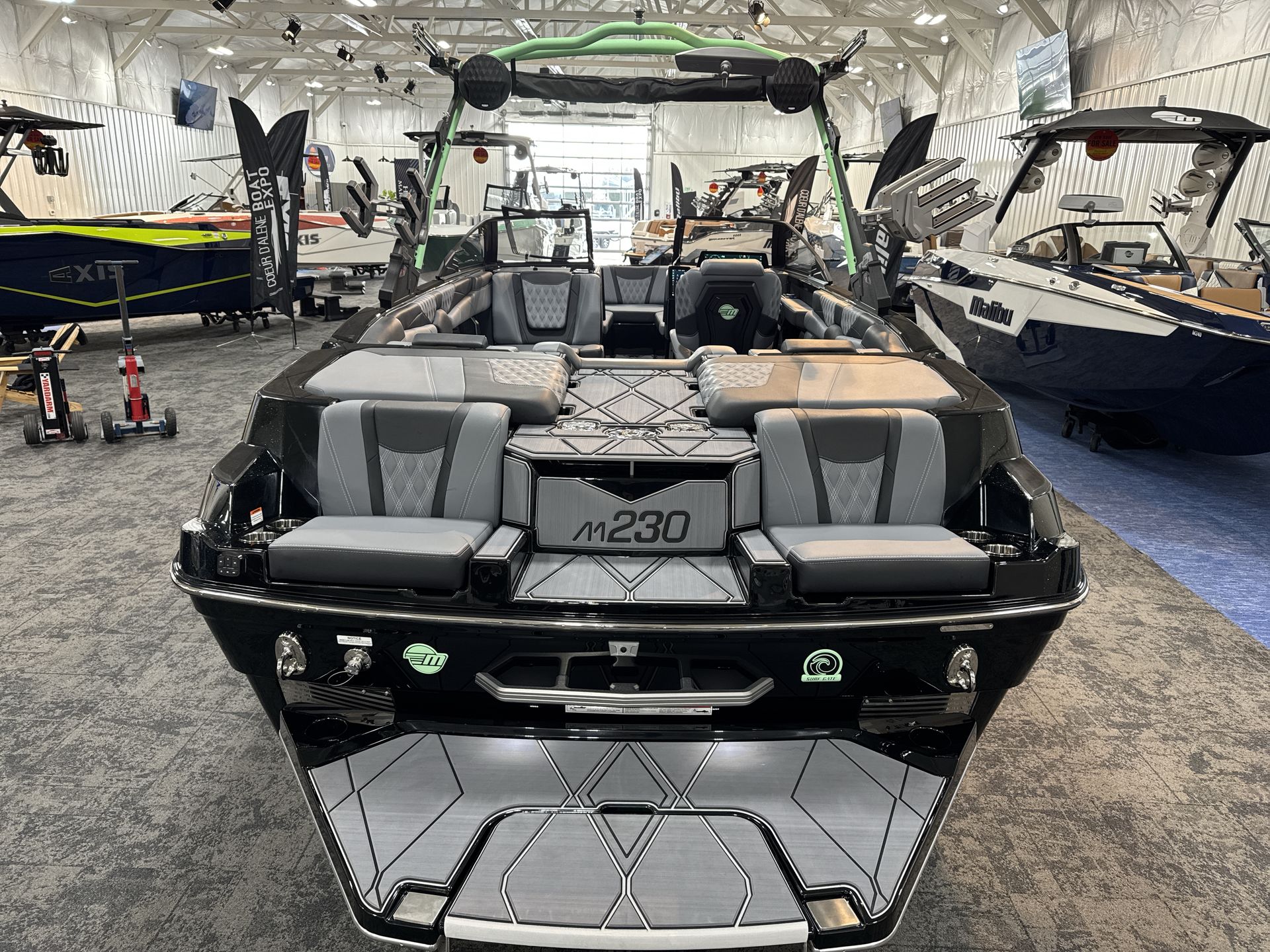 2025 Malibu M230