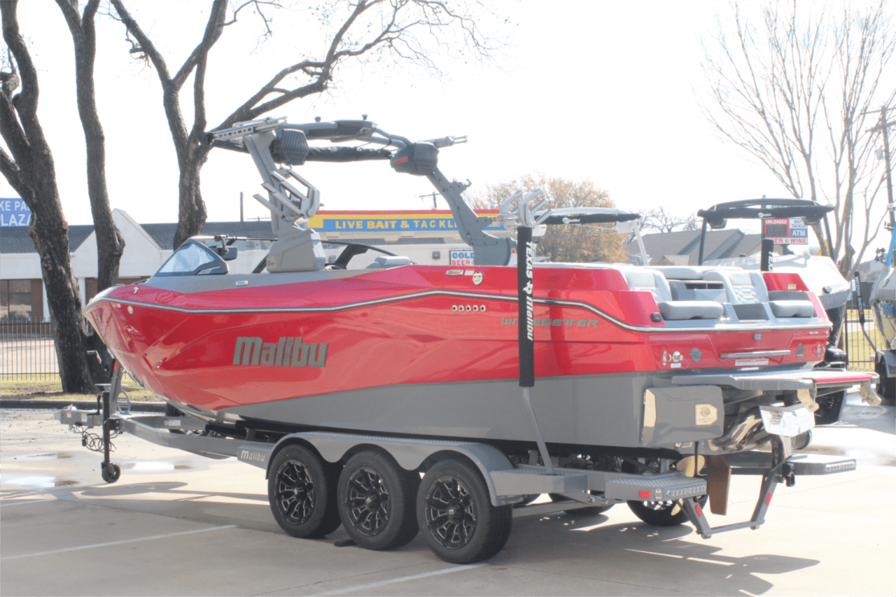 2025 Malibu 26 LSV