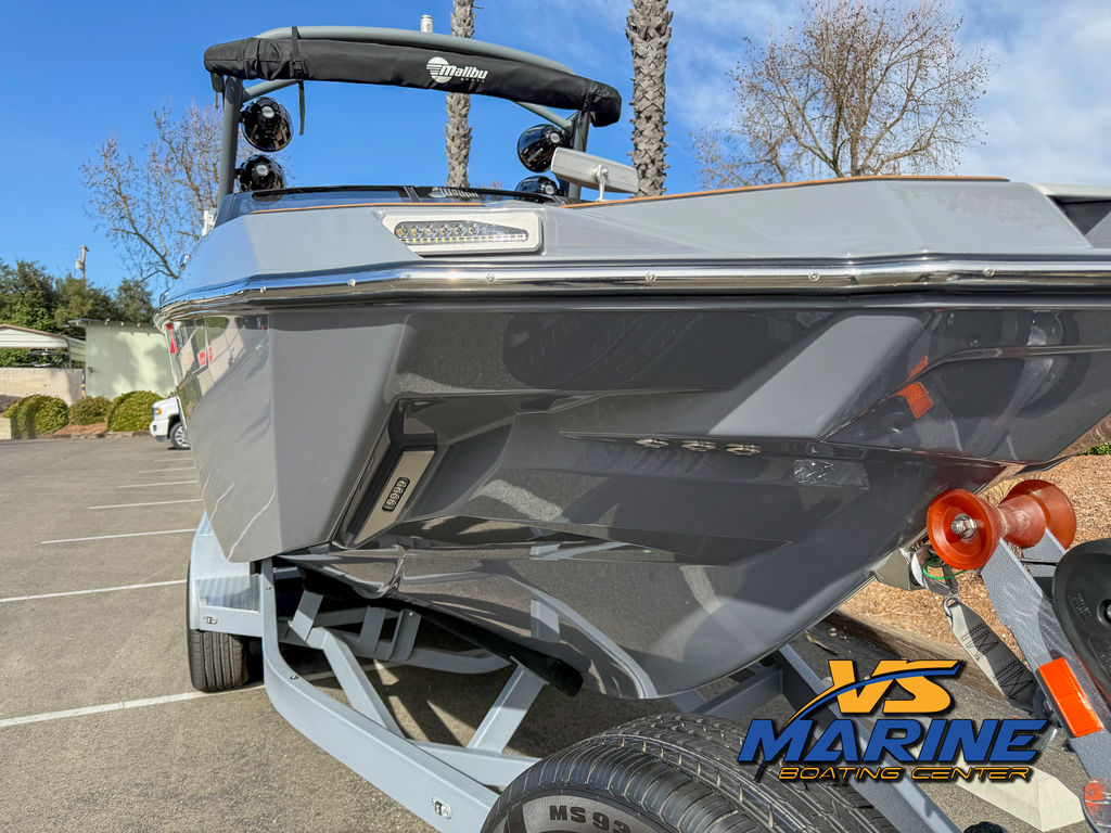 2021 Malibu Boats M240
