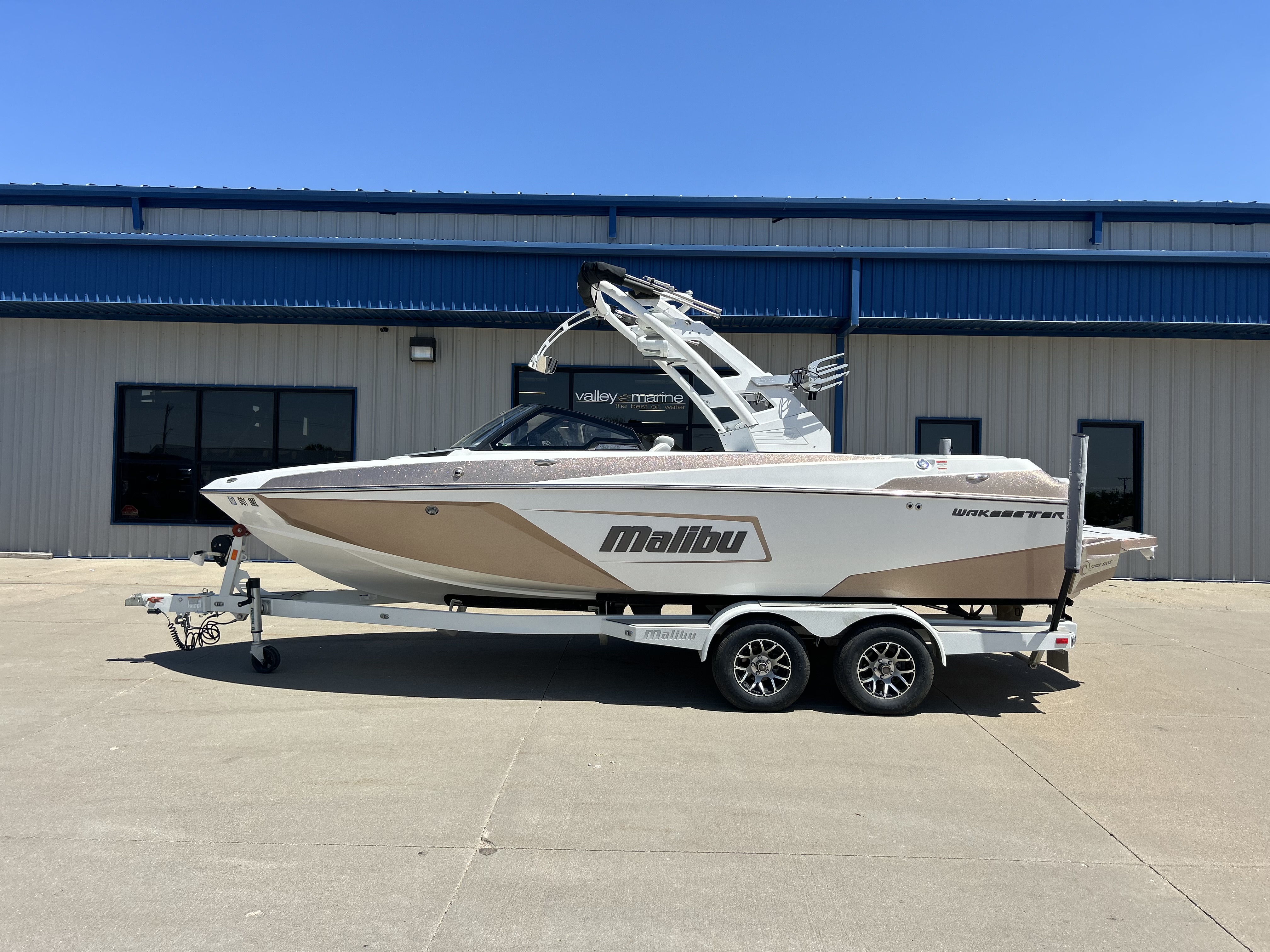 2020 Malibu 22 LSV