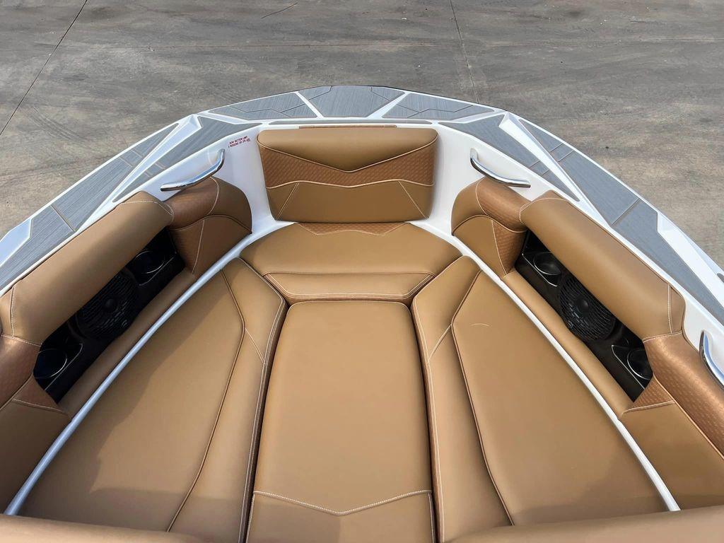2025 Supreme S220