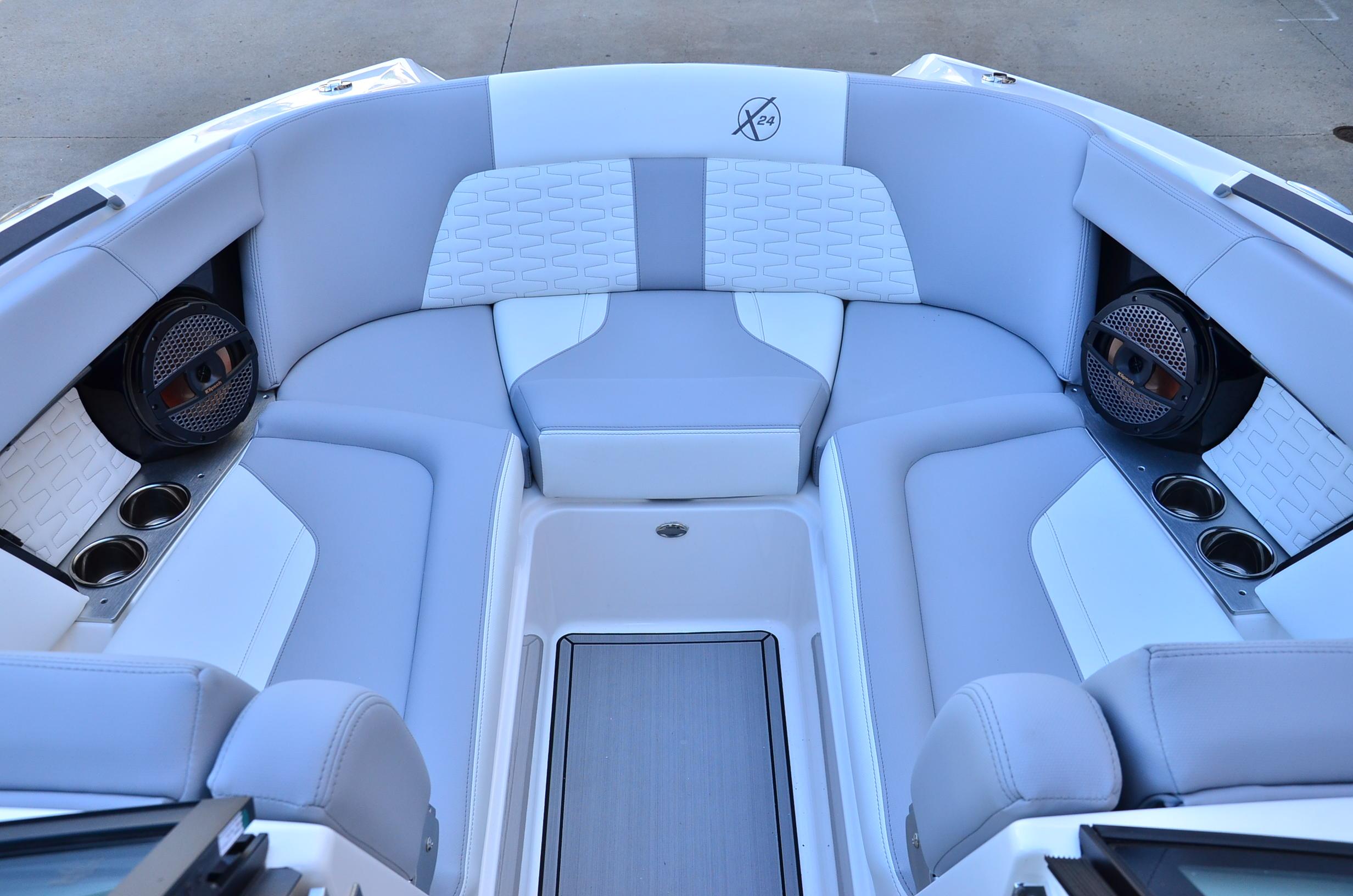 2024 MasterCraft X24 w/ 6.2 Ilmor SuperCharged Engine! 2024 Model Year End Closeout!