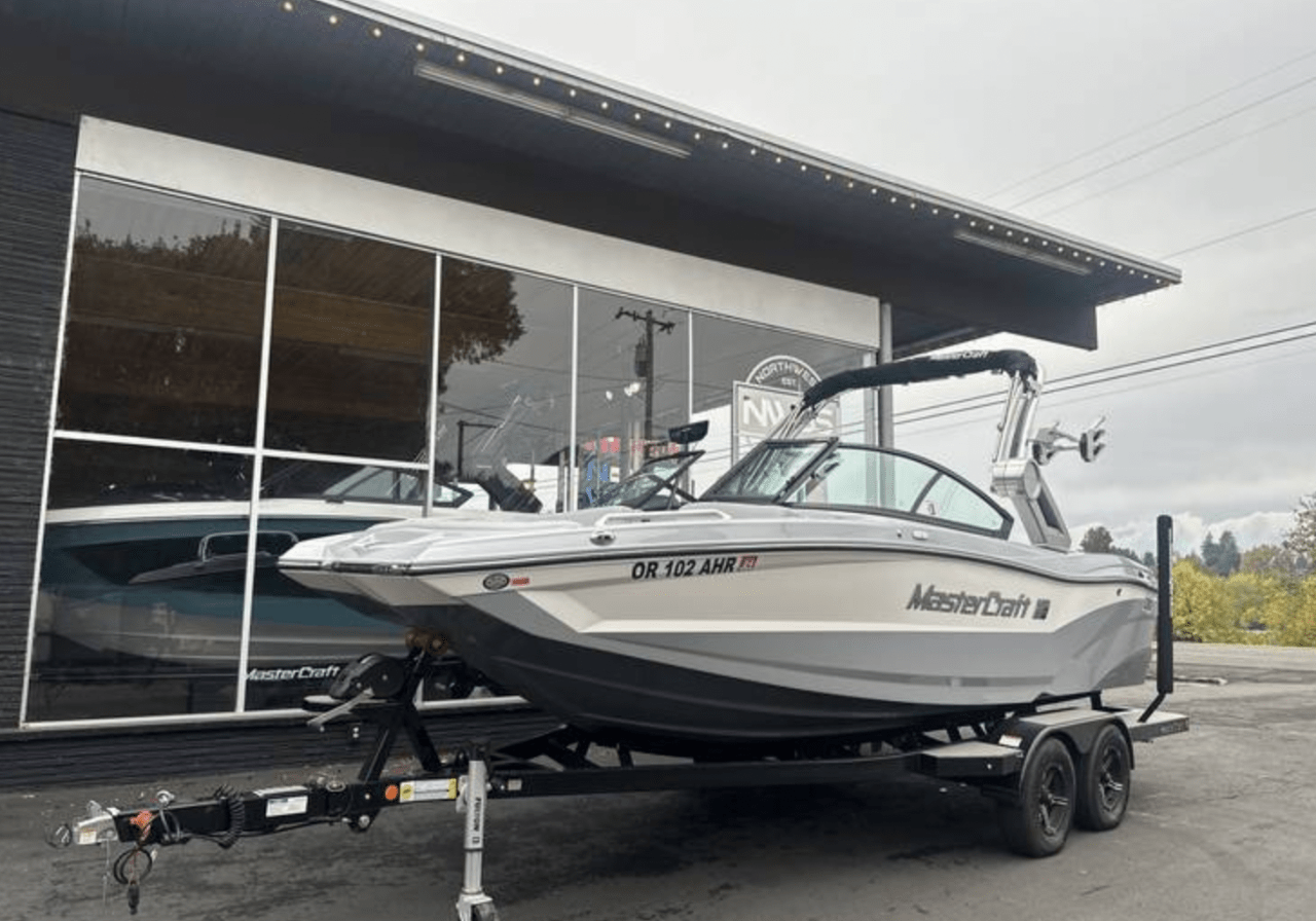2022 MasterCraft XT20