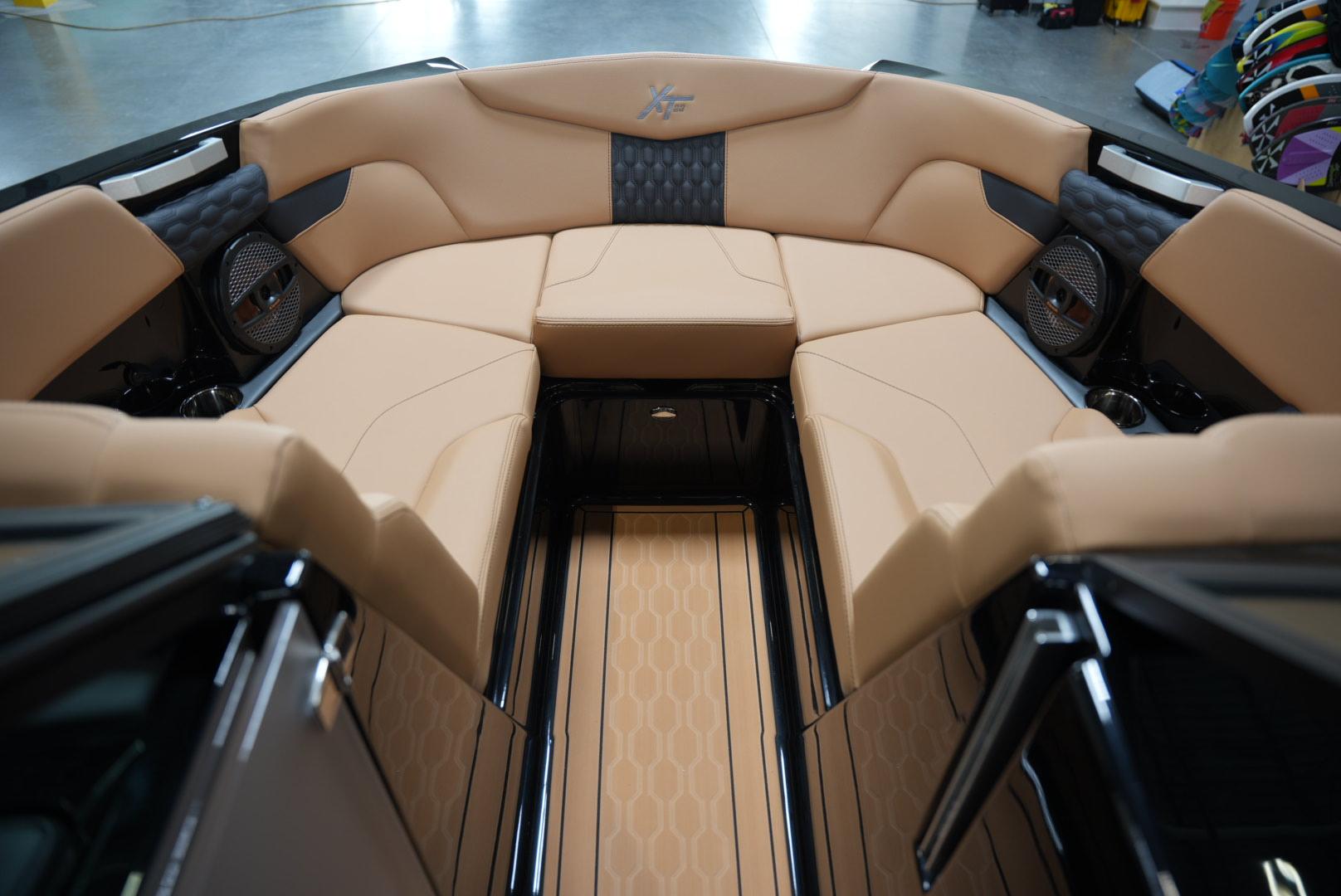 2025 MasterCraft XT22 – ALL NEW FEATURES!