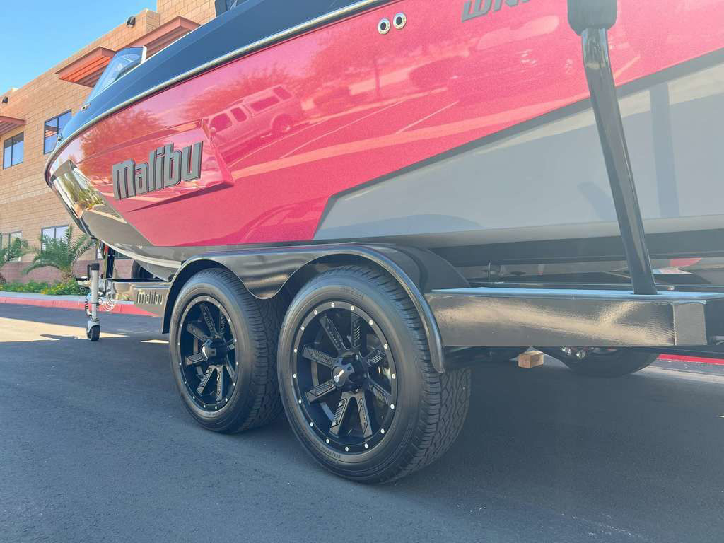 2021 Malibu 22 LSV