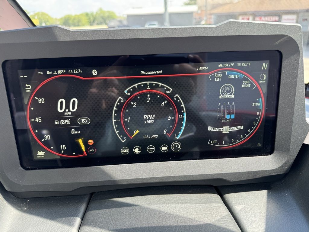 2022 Malibu Boats 21 LX