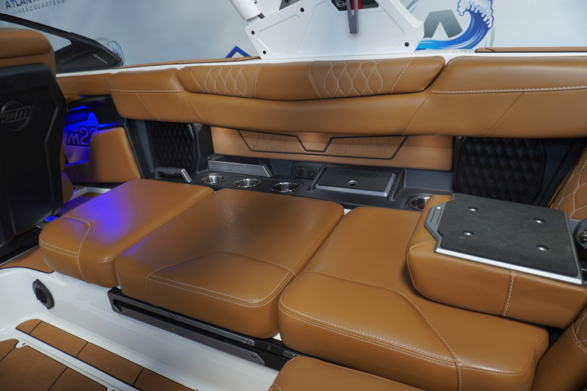 2024 Malibu M220