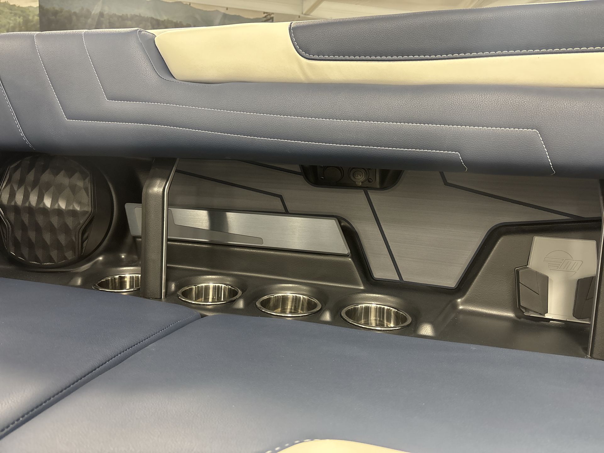 2025 Malibu 25LSV