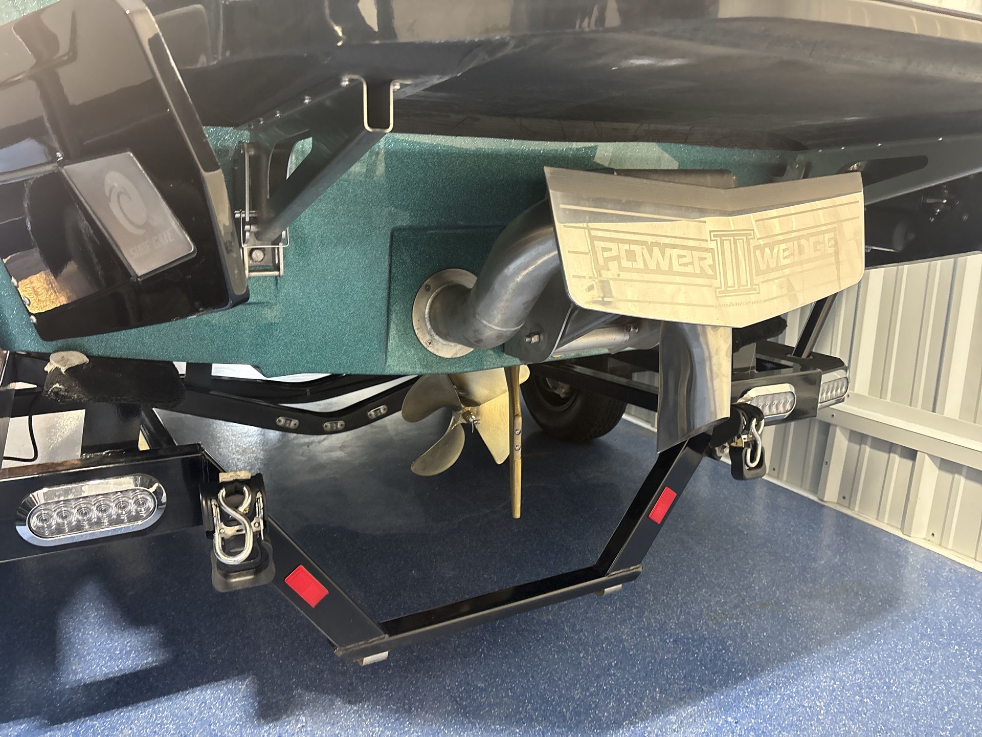 2025 Axis A225 Icon