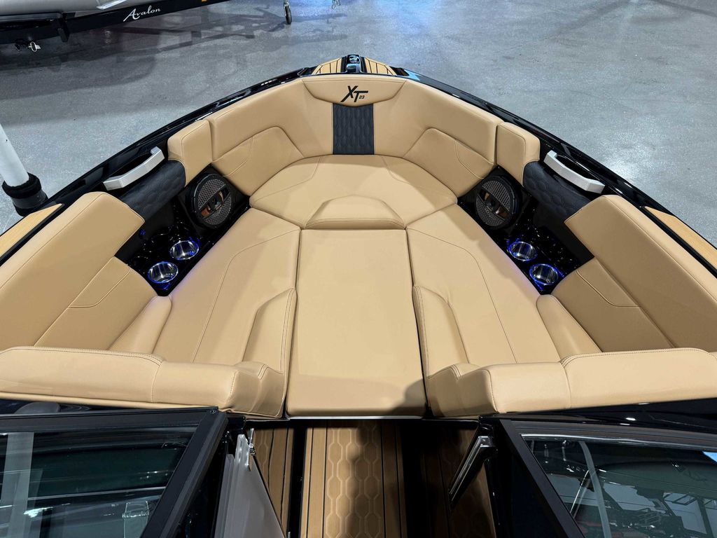 2025 MasterCraft XT23