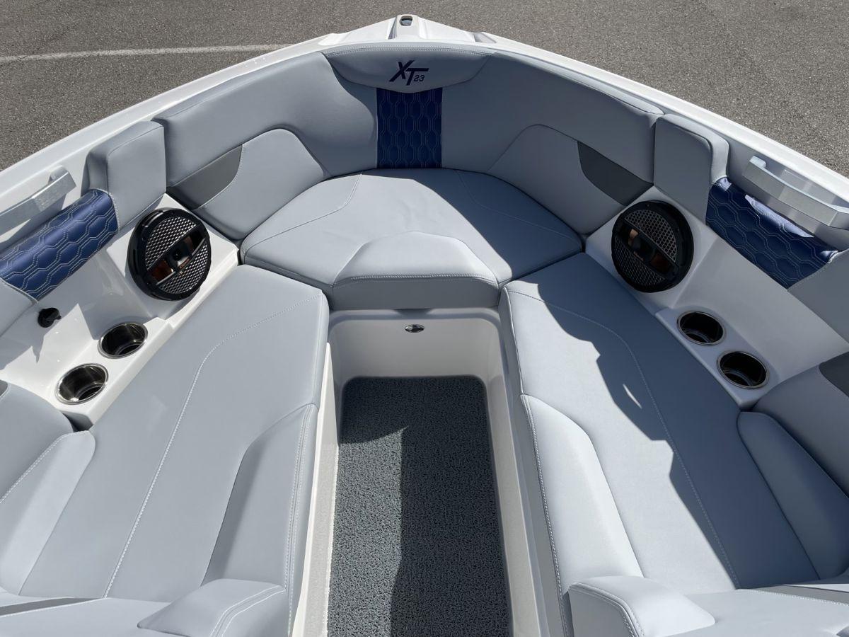 2023 MasterCraft XT23