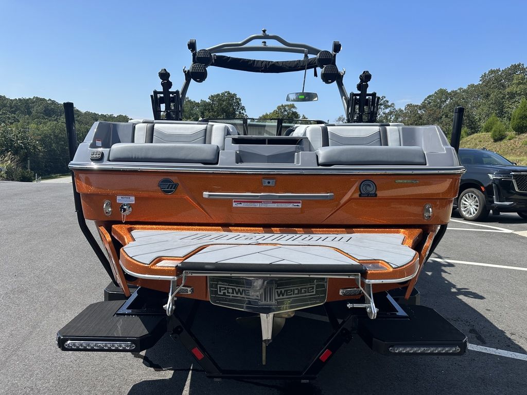2024 malibu boats 23-LSV