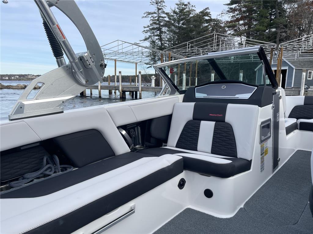 2021 MasterCraft X22