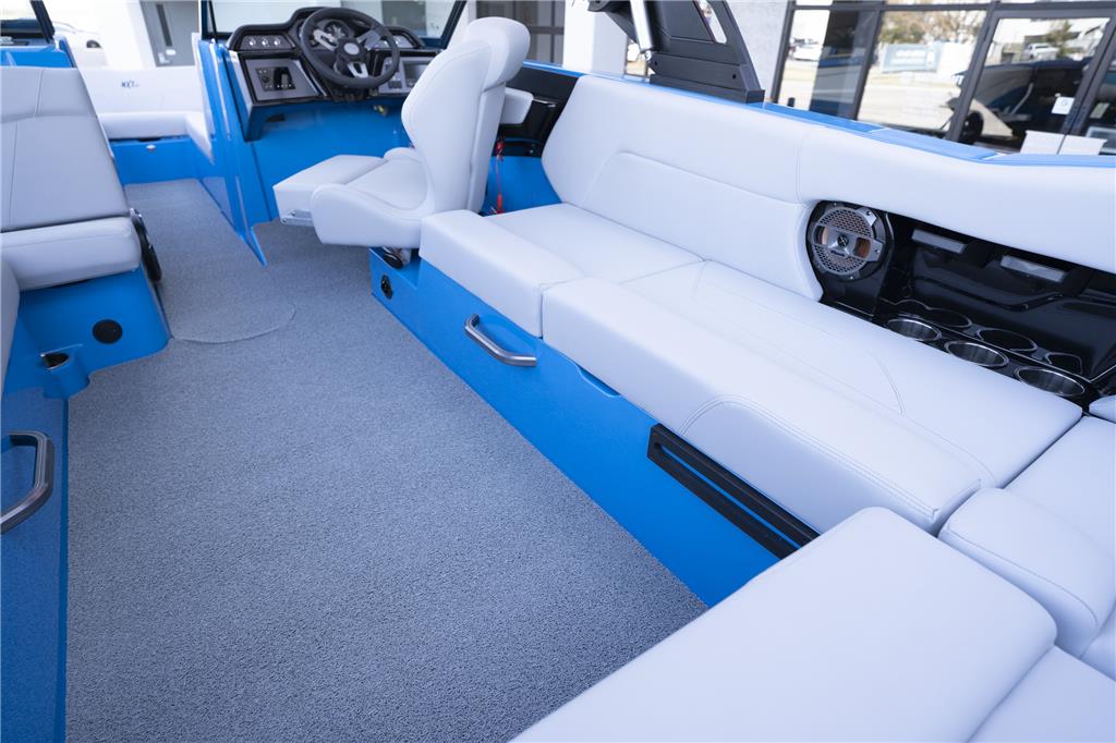 2022 MasterCraft NXT24 – ONE OWNER, LOW HOURS, SURFSTAR!