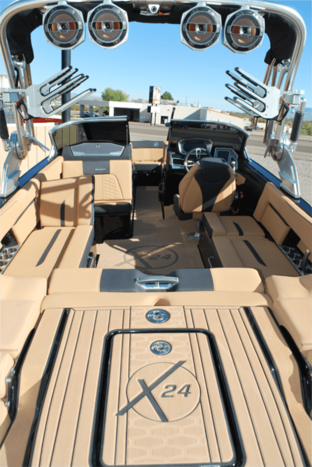 2021 MasterCraft X24