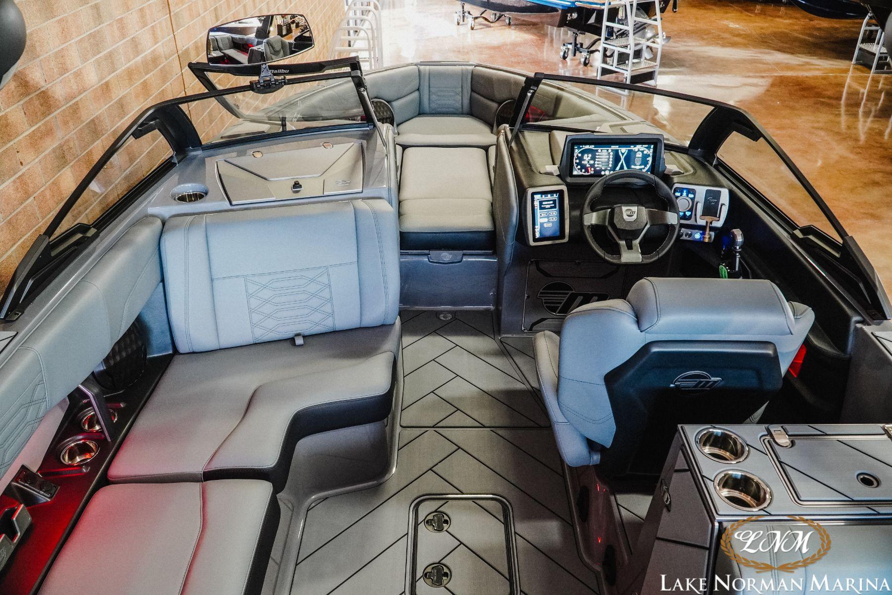 2024 Malibu 25 LSV