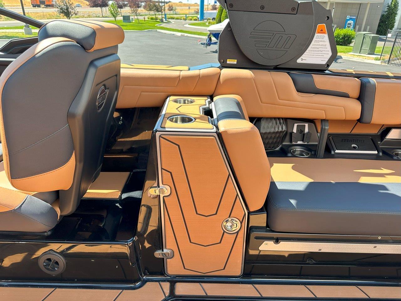 2025 Malibu 25 LSV
