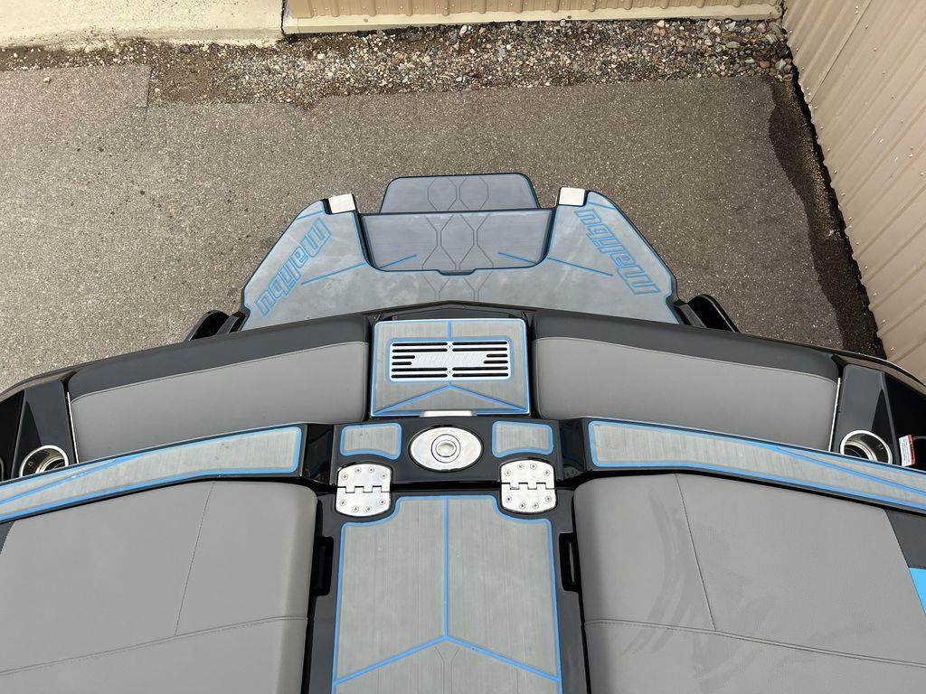 2021 Malibu Boats M220