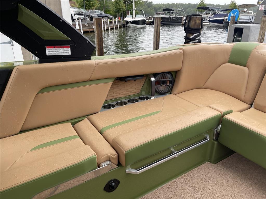 2023 MasterCraft X24