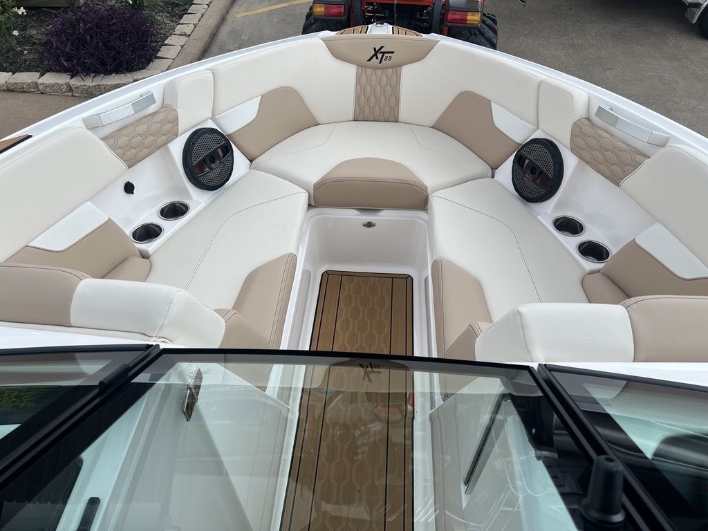 2023 MasterCraft XT23