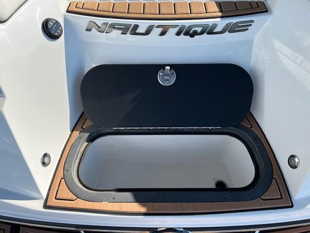 *Just over 200 HOURS w 1.5 Year Transferable Warranty * 2019 Nautique Super Air G21