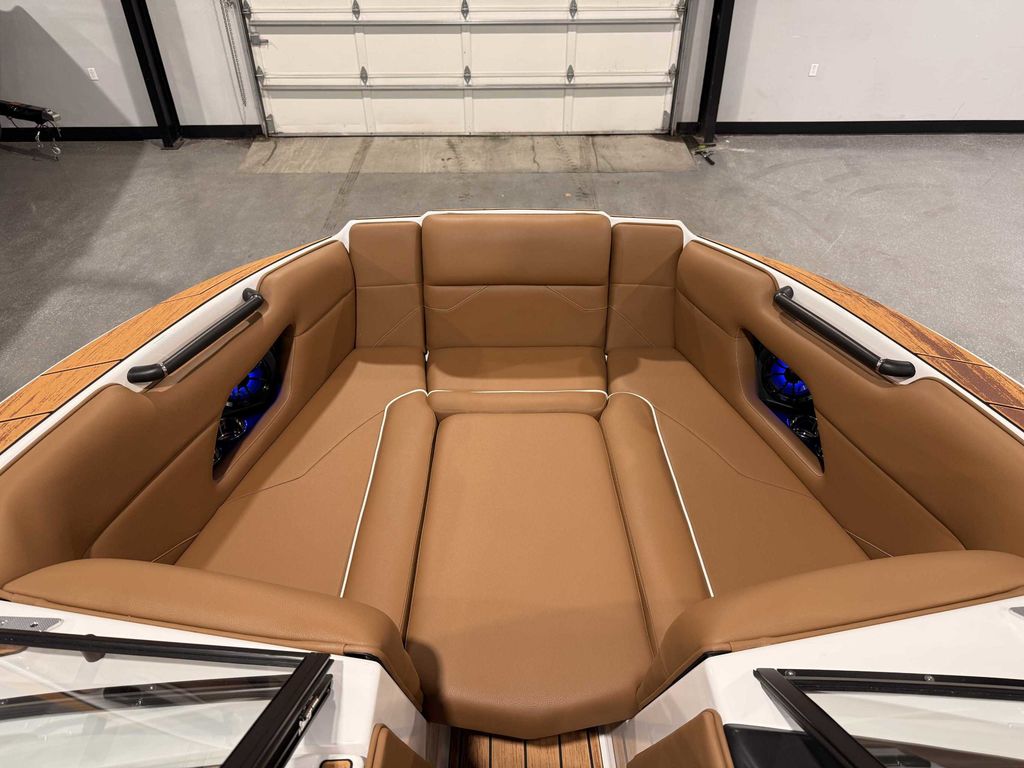 2025 MOOMBA Mojo